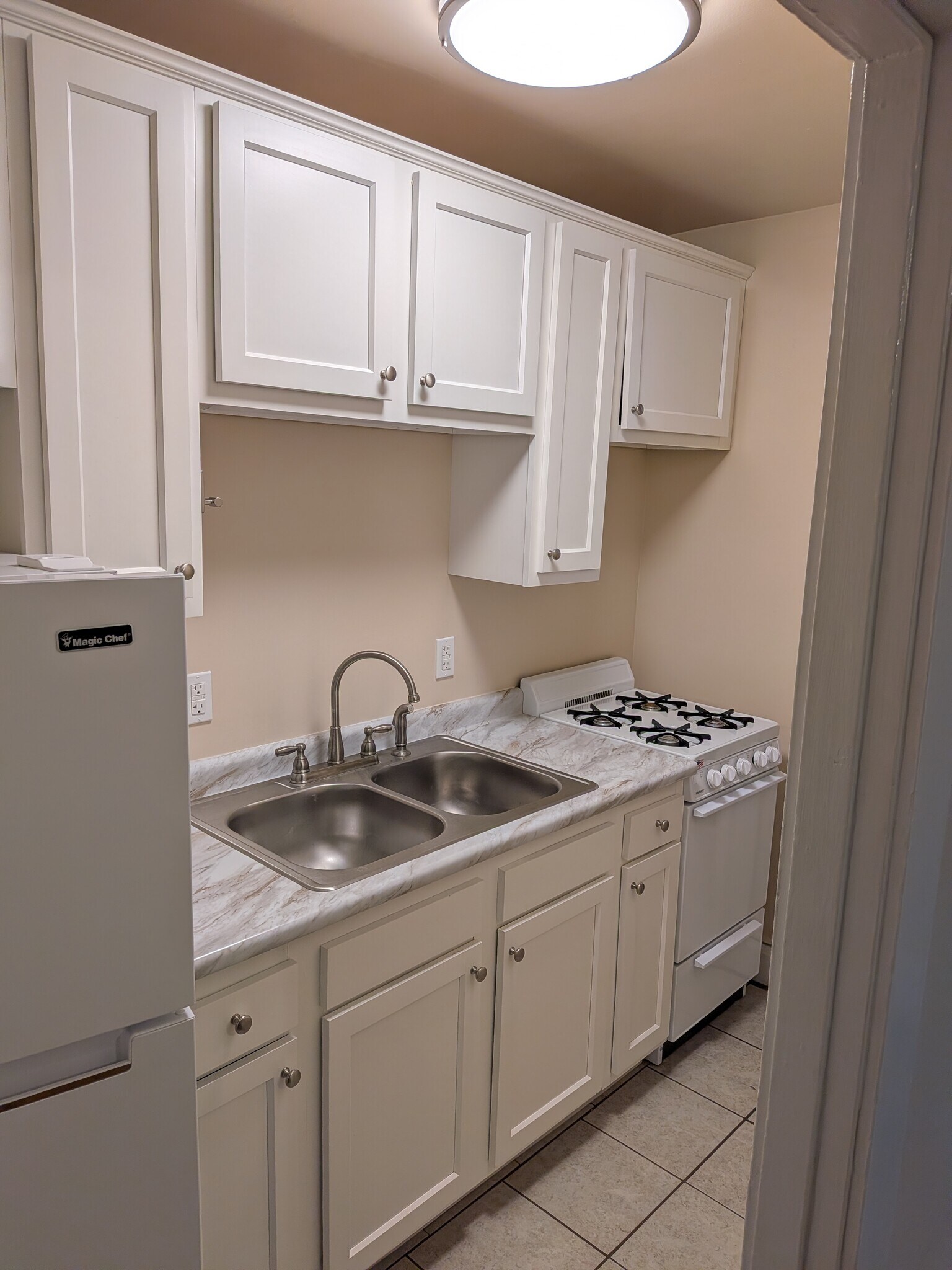 Building Photo - 3940 Beech St