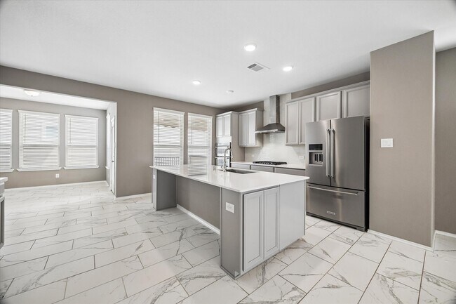 Building Photo - 8612 Cedardale Park Dr