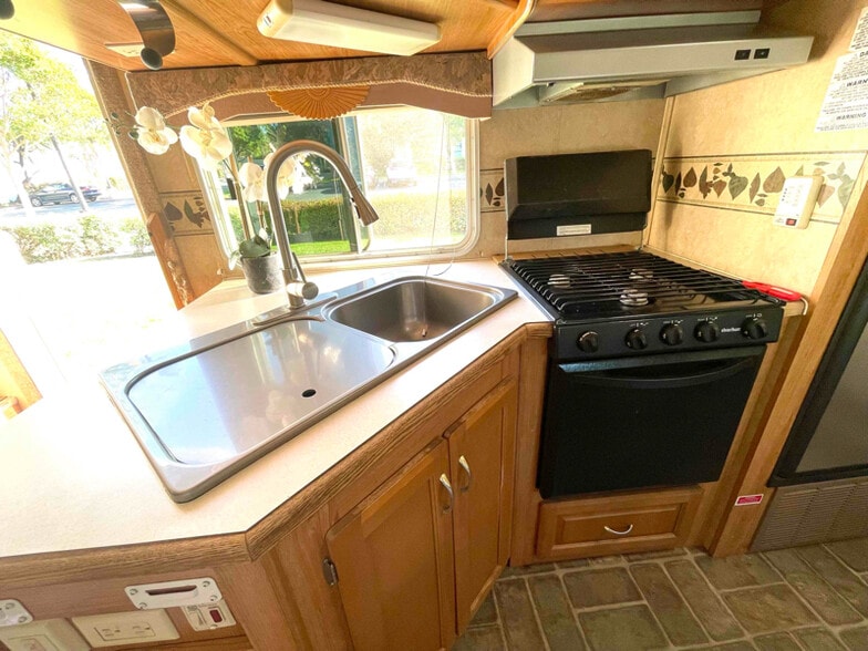 Building Photo - 464 Ellis St