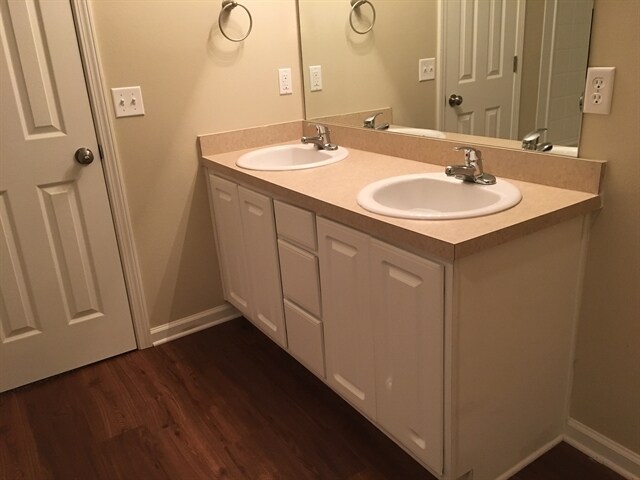 Building Photo - 13 Holly Springs Cir