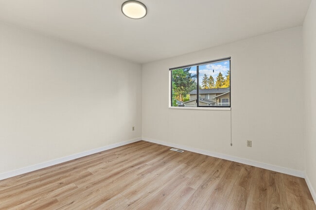 Building Photo - 9607 122nd Ave SE