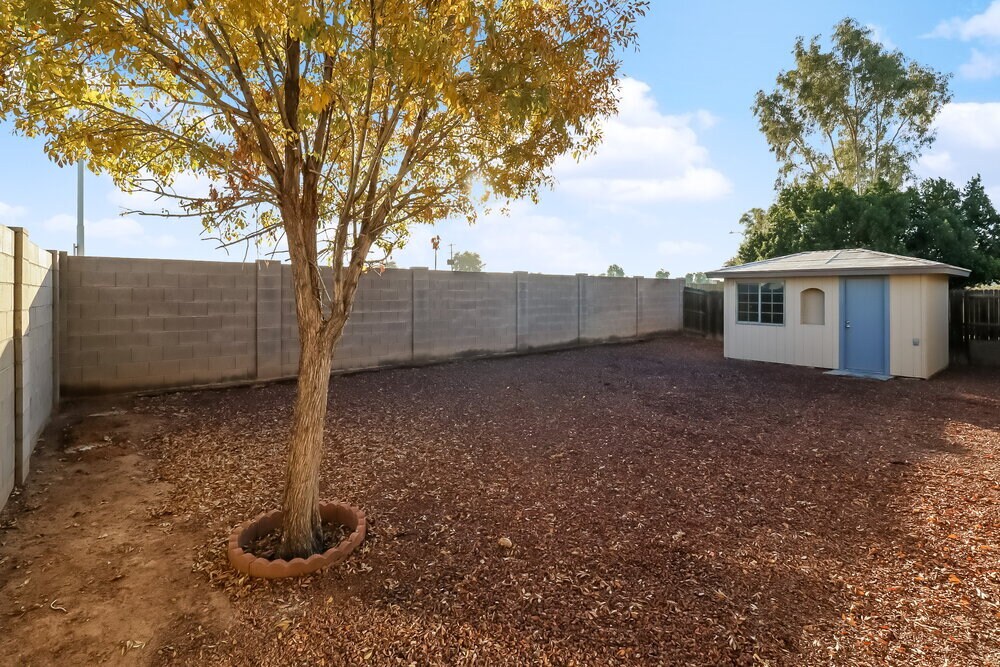 Building Photo - 1611 S 63rd Dr