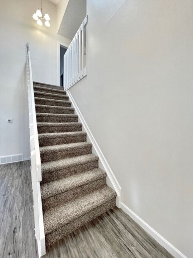 Building Photo - Renovated 2 Story Briargate Home with 3 Be...