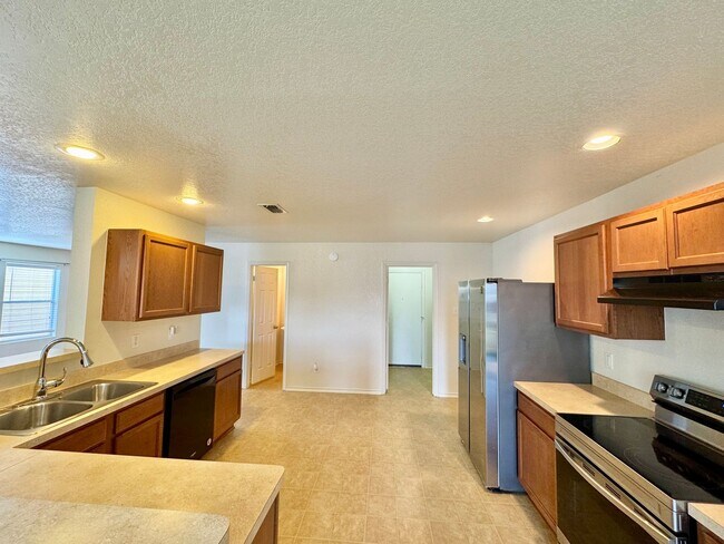 Building Photo - *COMING SOON*  Beautifully Designed Two-Story Home with Loft and Garden Tub!