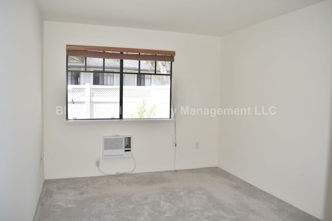 Building Photo - Mililani Mauka 2/2 w/ enclosed garage