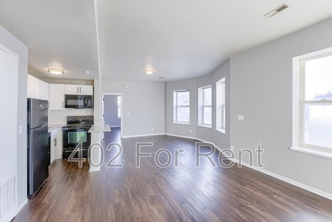 Building Photo - 210 S 24th St