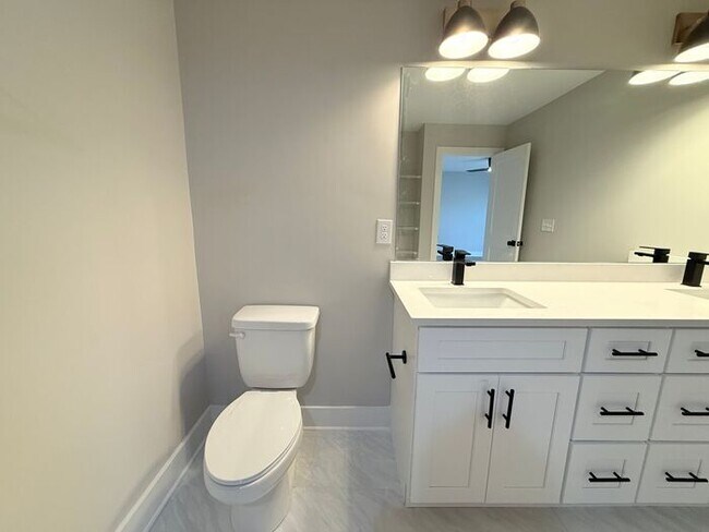 Building Photo - Lovely New Home in Old Hickory - 2 Car Garage