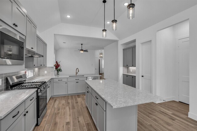 Building Photo - 143 Afton June Dr