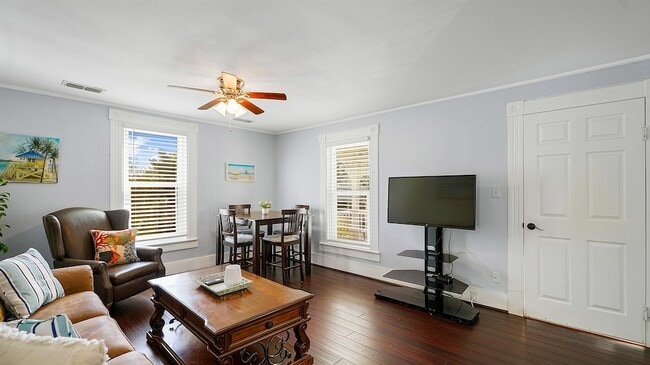 Building Photo - 14 Sanchez Ave