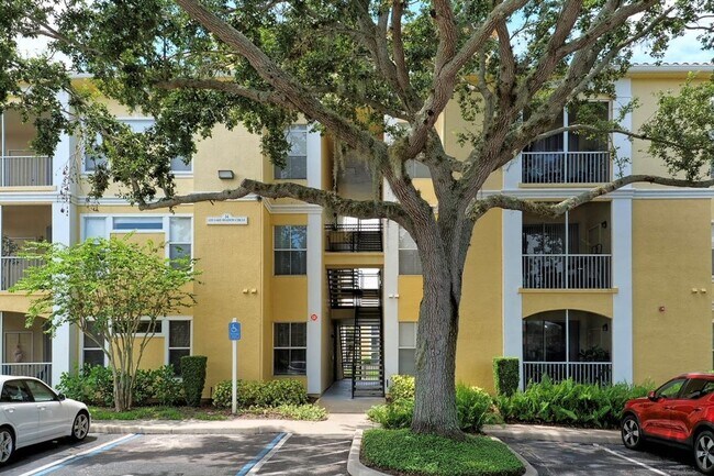 Building Photo - Visconti Condo