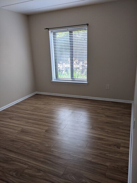 Second bedroom - 19 Oakridge Dr