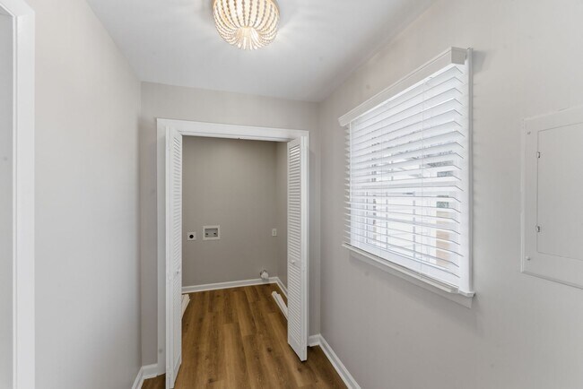 Building Photo - COMING SOON! Space, Comfort & Convenience – 3BR Home Near I-85 & Crowders Mountain