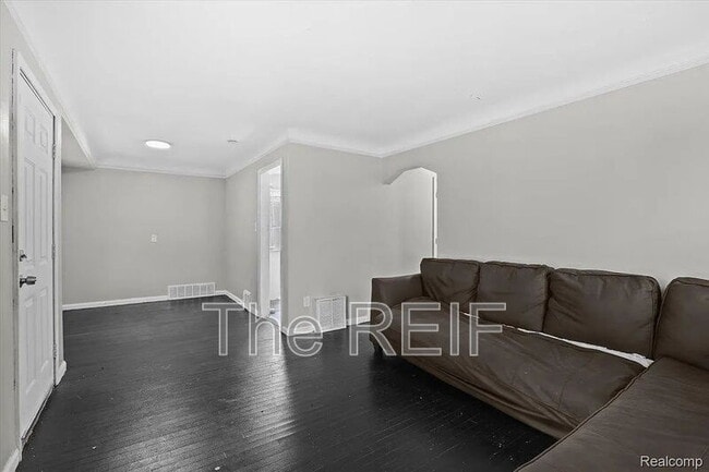 Building Photo - 20045 Greenlawn St