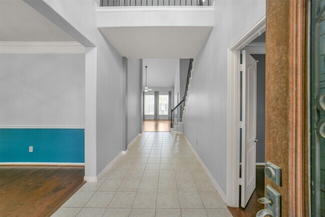 Building Photo - 402 Sterling Heights Ln