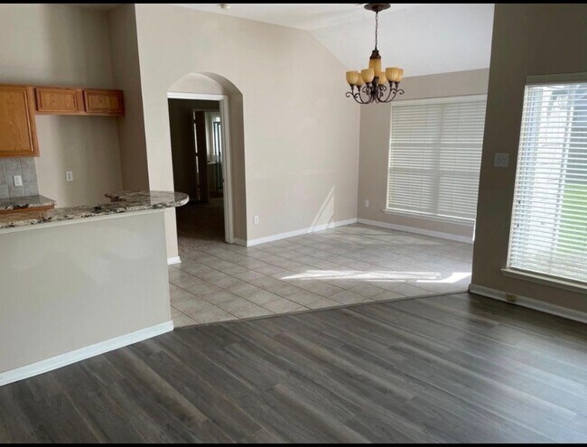 Building Photo - 15119 Wimberly Park Dr