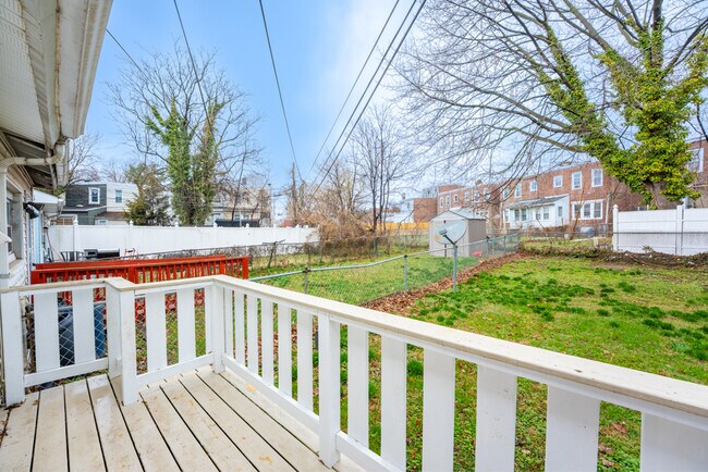 Building Photo - 2013 Edgmont Ave