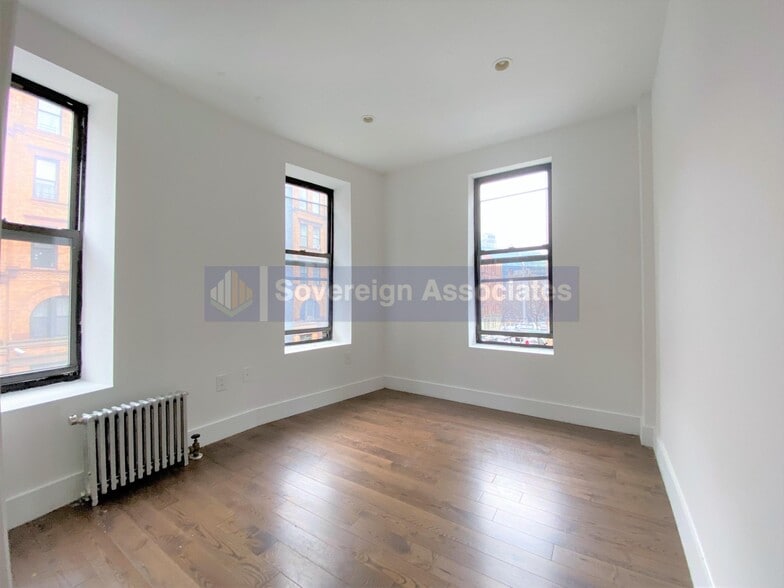 Building Photo - 2 St Nicholas Terrace