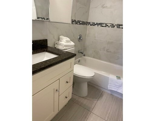 Building Photo - 358 Main St