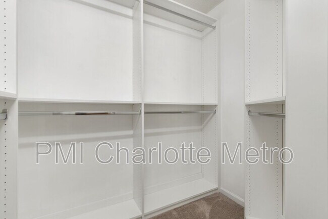 Building Photo - 3807 Crimson Wing Dr