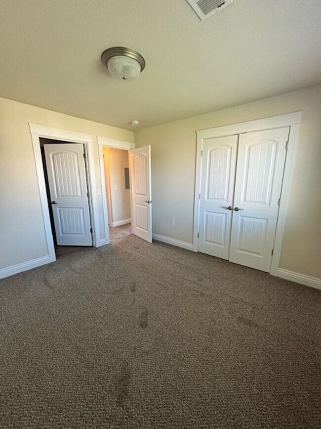 Building Photo - 115 Montalto Dr