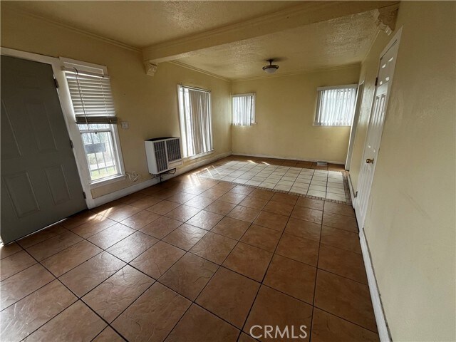 Building Photo - 6325 S Figueroa St