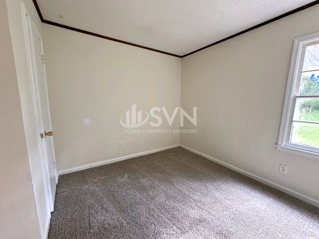 Building Photo - 1616 Gilda Cir