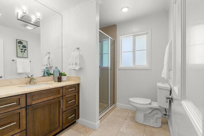 Building Photo - 1049 Lucot Way