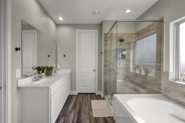 Building Photo - 20151 Bushwick Falls Dr