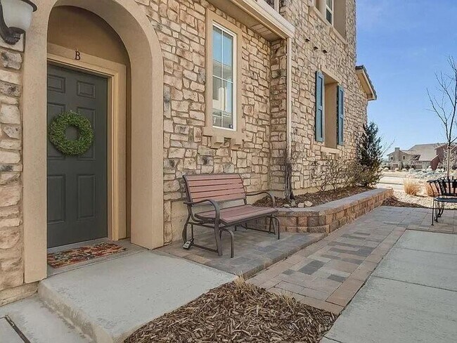 Building Photo - 2 Bed/2 Bath that is beyond expectations!!