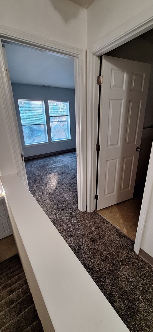 Building Photo - 196 - 3427/3429 SE 3rd