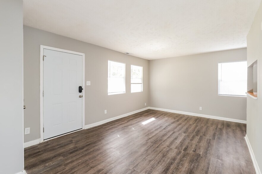 Building Photo - 2250 N 39th St