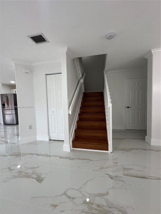 Building Photo - 7001 SW 164th Ct