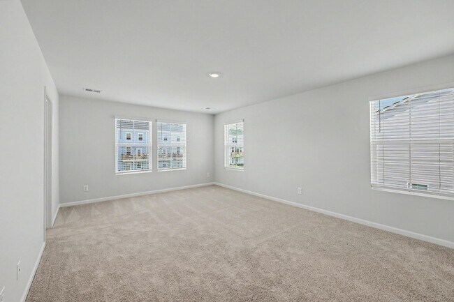 Building Photo - 762 Ridgley Dr