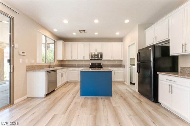 Building Photo - 9440 Highview Rock Ct