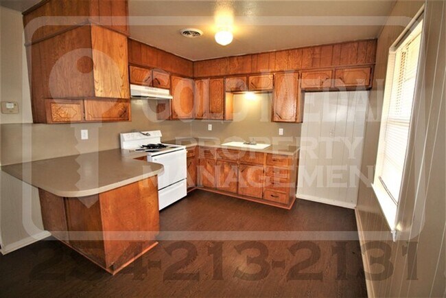 Building Photo - 801 Pecan Cir