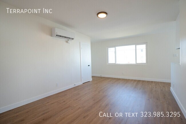 Building Photo - 825 W 167th St