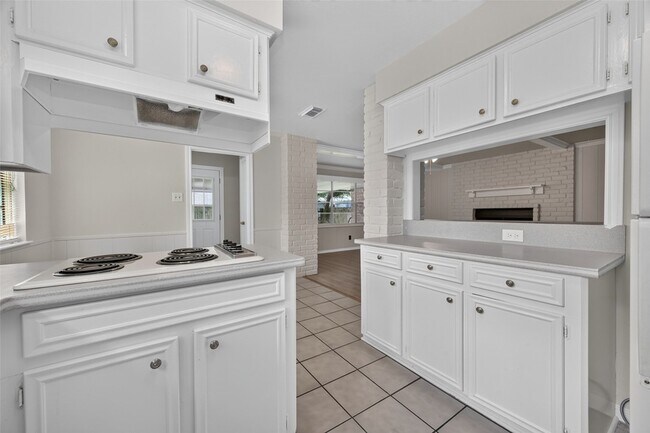Building Photo - 25515 Stone Mill Ln