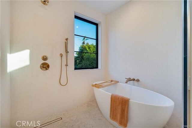 Building Photo - 4634 Vesper Ave