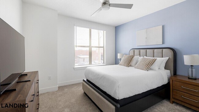 Building Photo - 108 N US Hwy 377