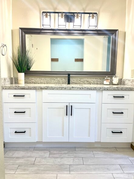 Primary Photo - 5454 Folsom Dr