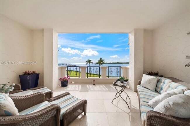 Building Photo - 2332 Fisher Island Dr