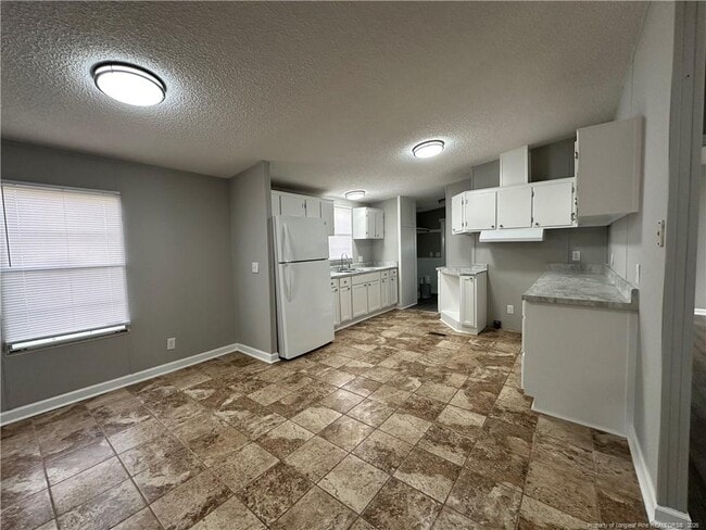 Building Photo - 4921 Sand Mine Dr
