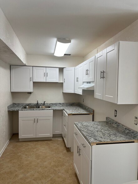 Building Photo - 535 Colfax Dr