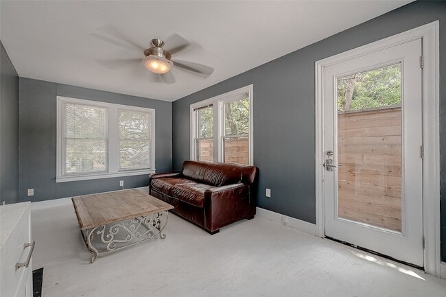 Building Photo - 415 Fairbanks St