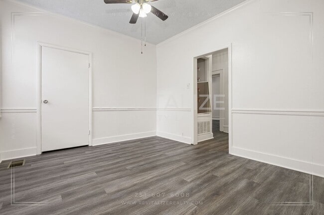 Building Photo - 202 1st St