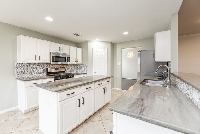 Building Photo - 21403 Hadrian Dr