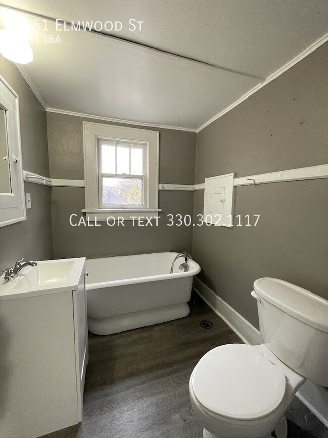 Building Photo - Three -four bedroom one bathroom home for ...