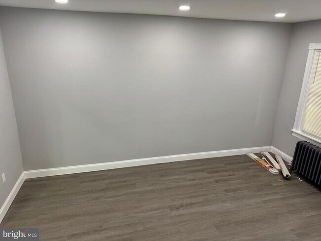 Building Photo - 2128 W 65th Ave