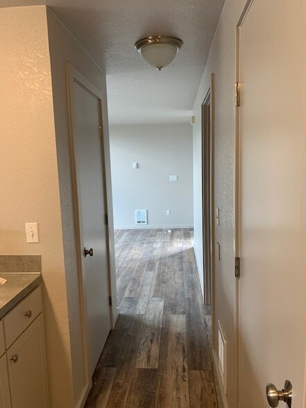 Building Photo - 5031 Sunnyside Blvd