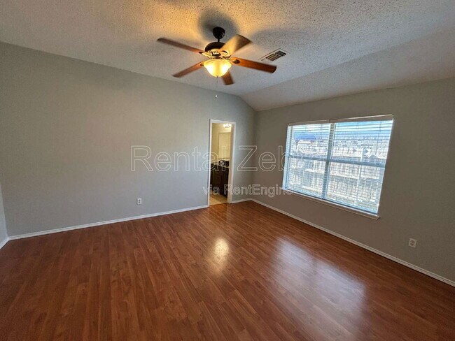 Building Photo - 4001 Cypress Gardens Dr